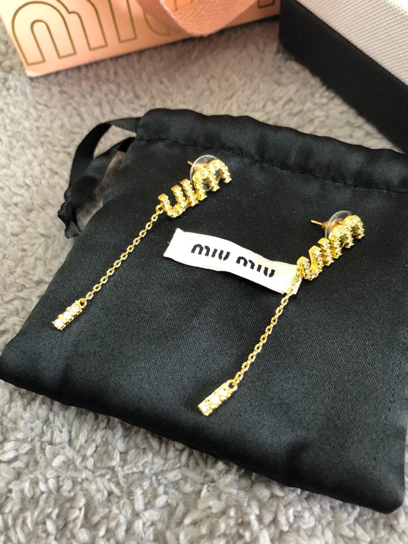 MIU MIU ピアス　アクセサリー【箱付き】