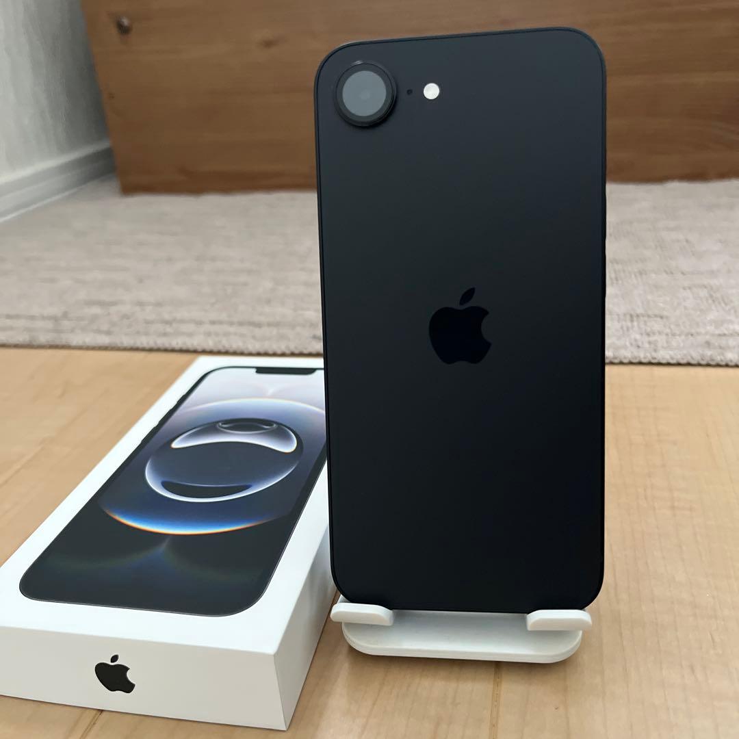 iPhone 16e 128GB バッテリー100 % ブラック色 美品