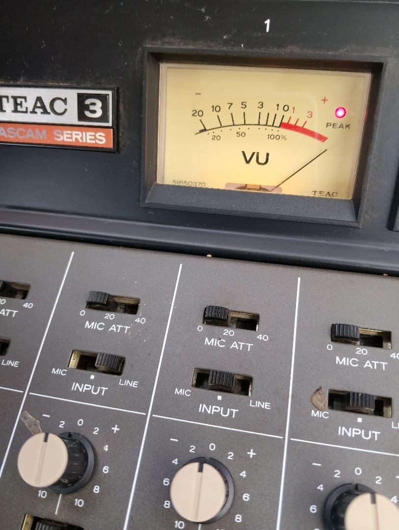 TEAC TASCAM 8chオーディオミキサー MODEL 3(あ97)