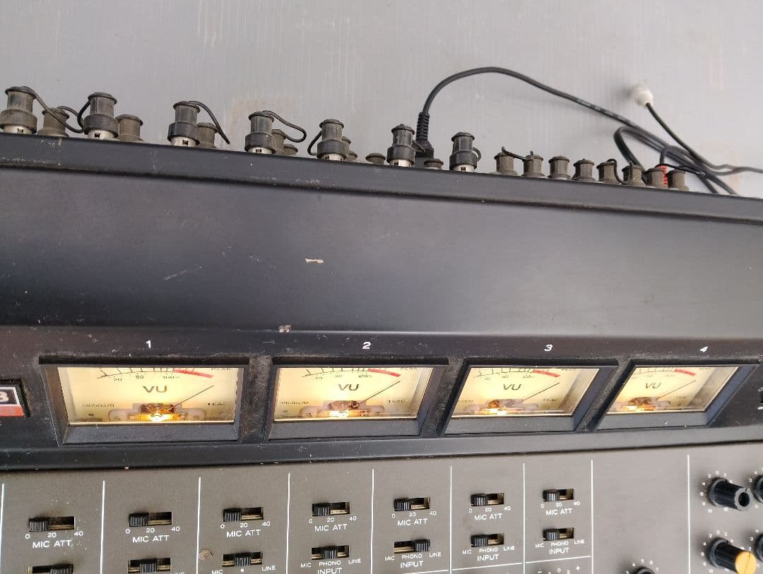 TEAC TASCAM 8chオーディオミキサー MODEL 3(あ97)