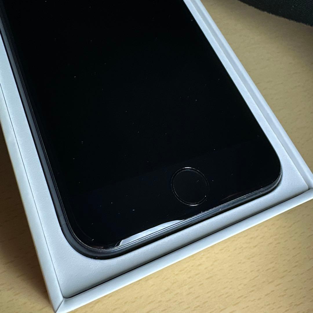 美品 iPhone SE 第3世代 バッテリー100% 128GB apple