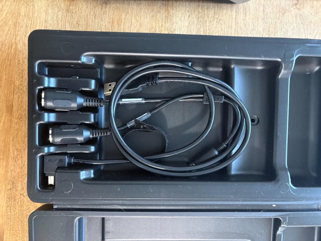 RME オーディオインターフェイス 本体とケーブル（ケース有り）