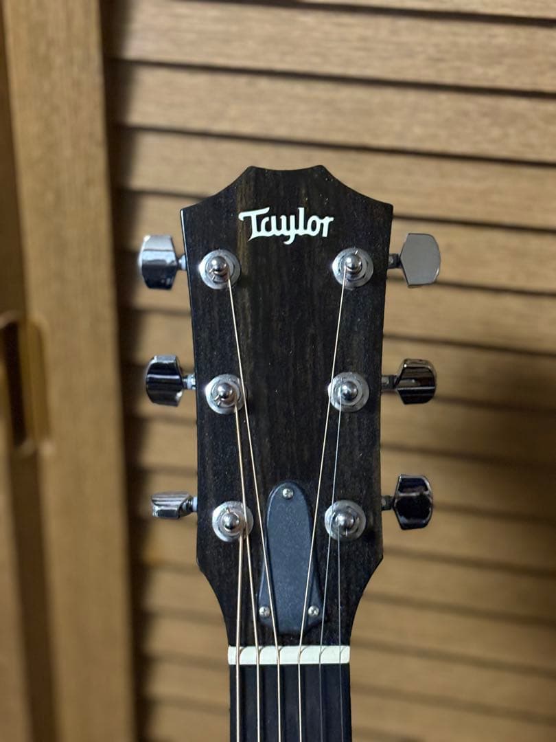 大幅追い値下げ！！『美品』Taylor 214ce DLX BLK　エレアコ