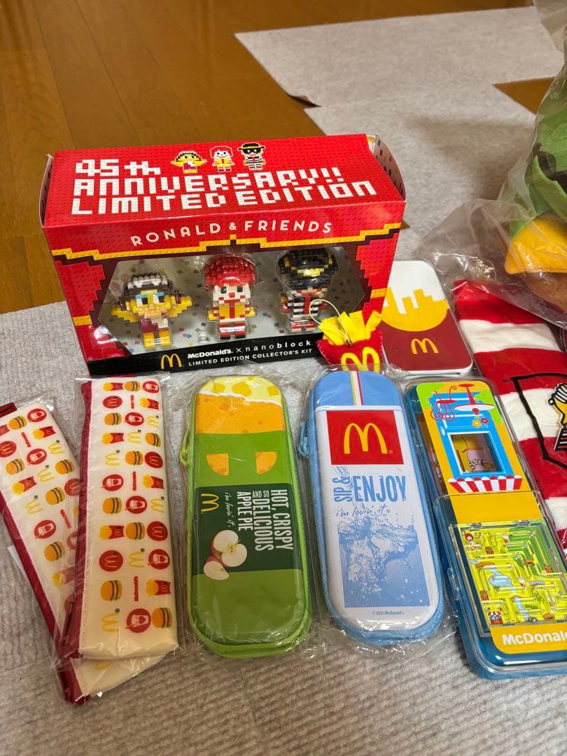 マクドナルド キャラクターグッズセット　クッション　ペンケース　ブロック