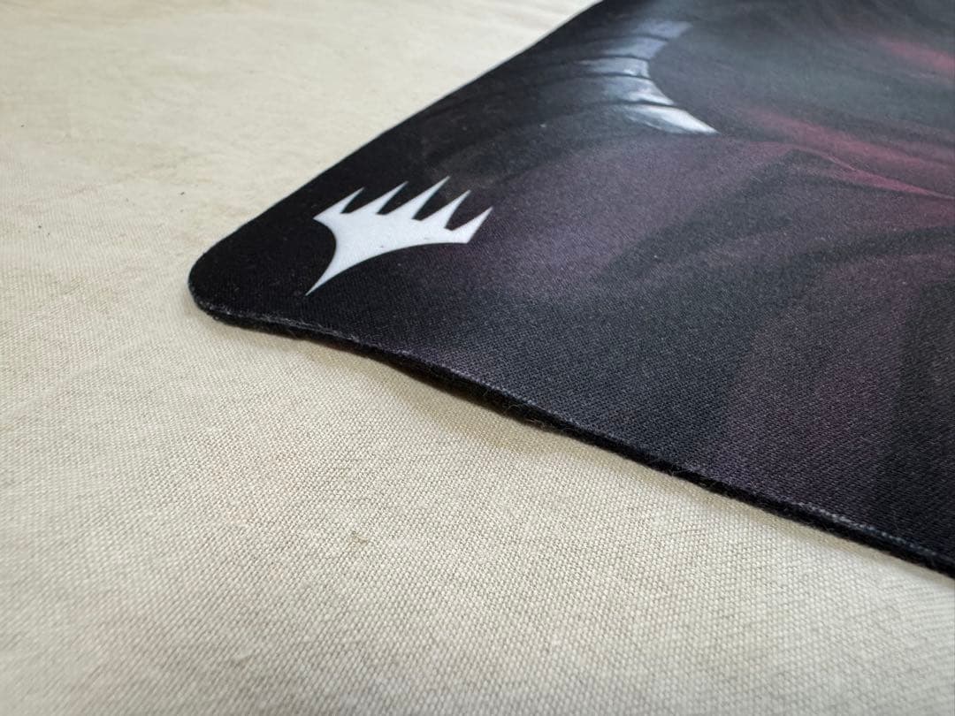 MTG プレイマット 機械の母エリシュノーン 偉大なる統一者、アトラクサ