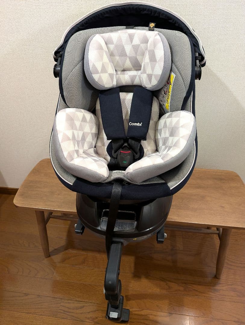 美品 Combi コンビ クルムーヴスマート ISOFIX CG-UIG 取説付