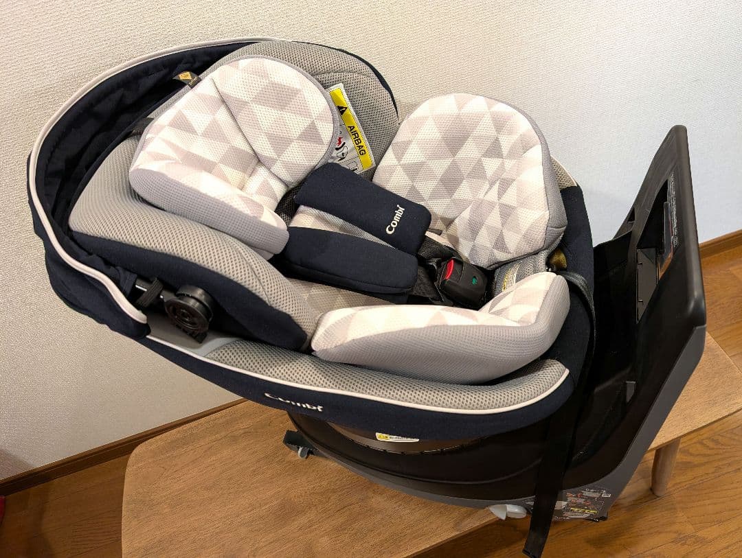 美品 Combi コンビ クルムーヴスマート ISOFIX CG-UIG 取説付