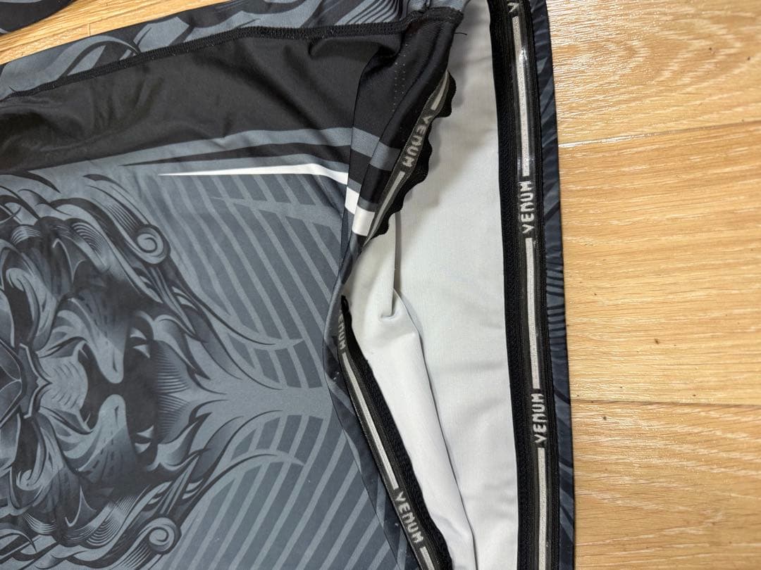 美品　Venum セットアップ　ラッシュガード　ショーツ