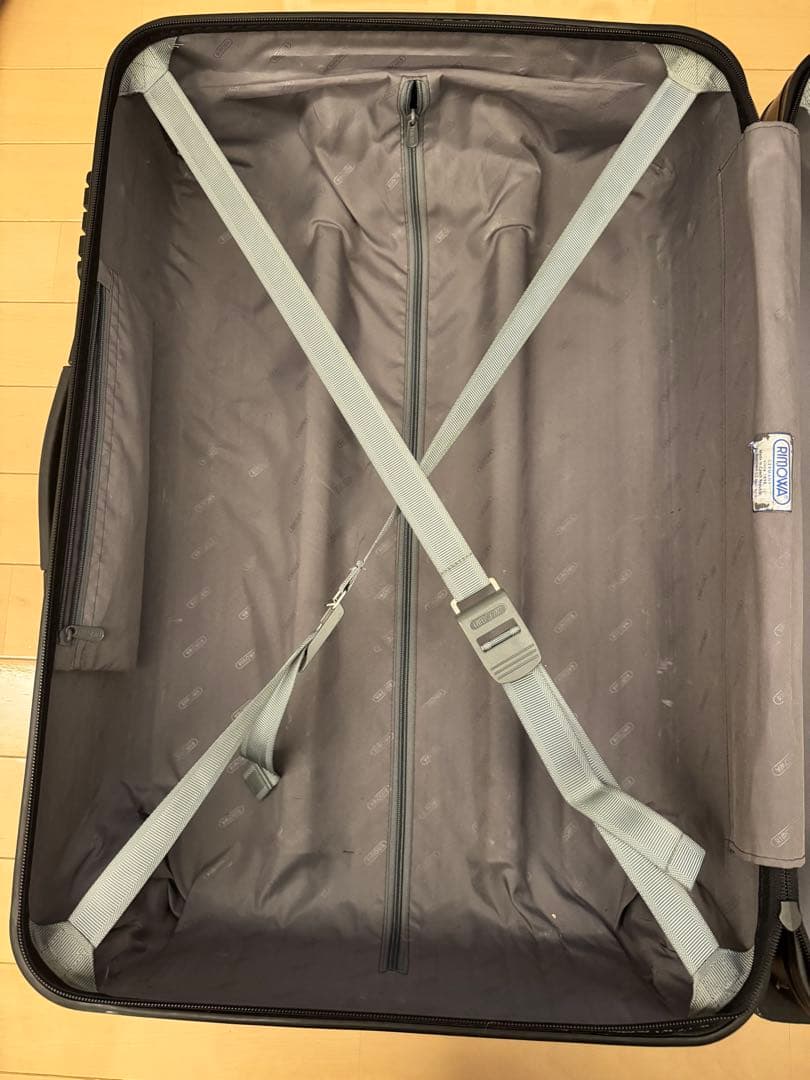 RIMOWA ブラック キャリーケース ２輪