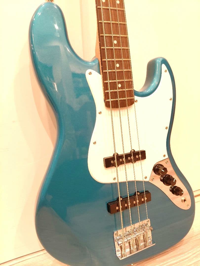 Busker’s バスカーズ　エレキベース ジャズベース ターコイズブルー