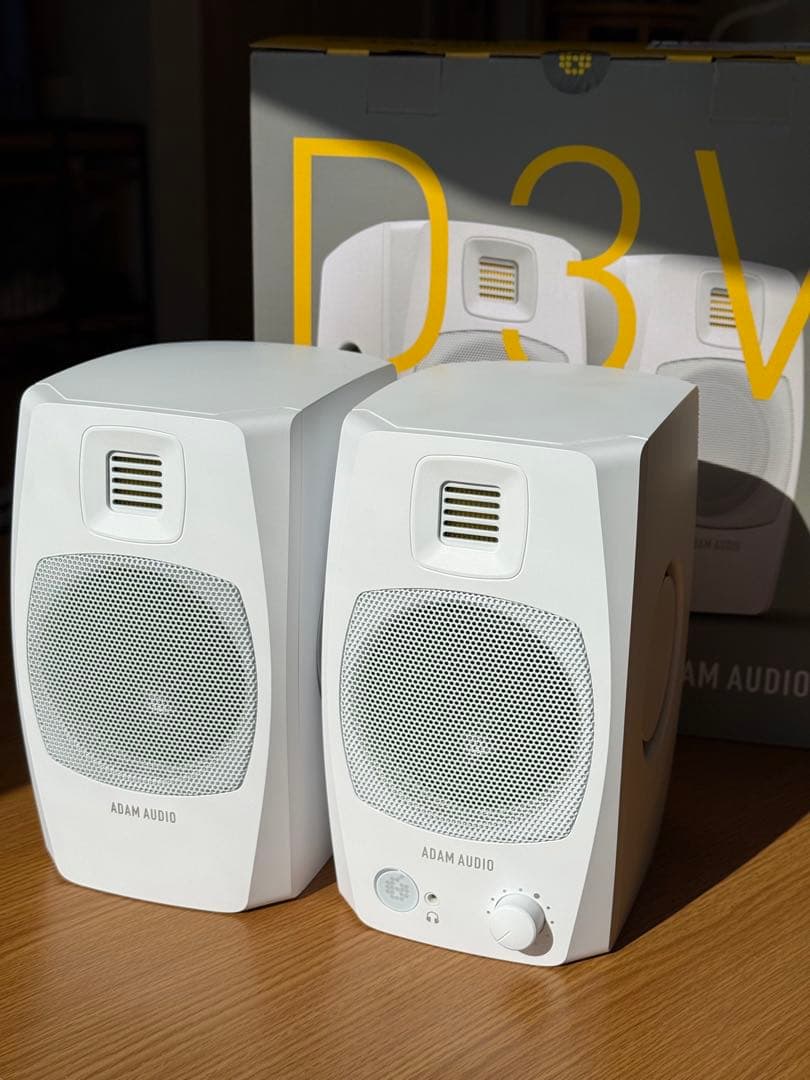 ADAM AUDIO D3V White モニタースピーカー