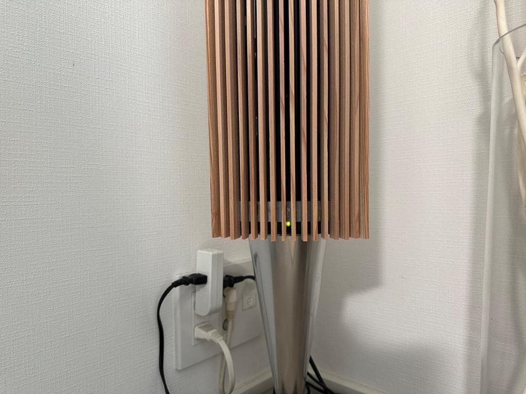 Bang & Olufsen BeoLab 8000スピーカー用の木製カバ