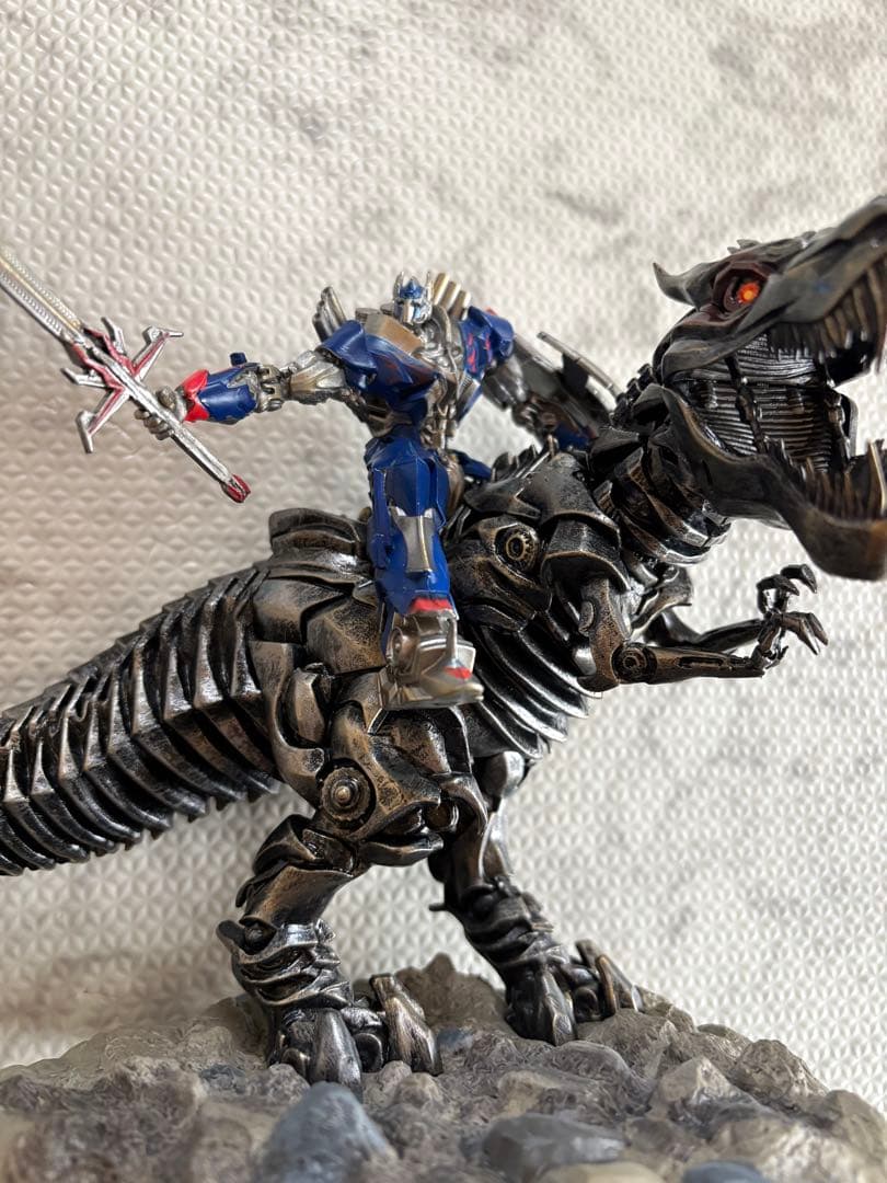 トランスフォーマー　オプティマス・プライム&グリムロック　フィギュア