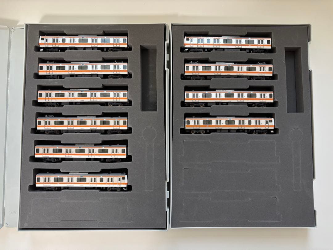 JR E233 0系通勤電車(中央線・H編成)セットA B