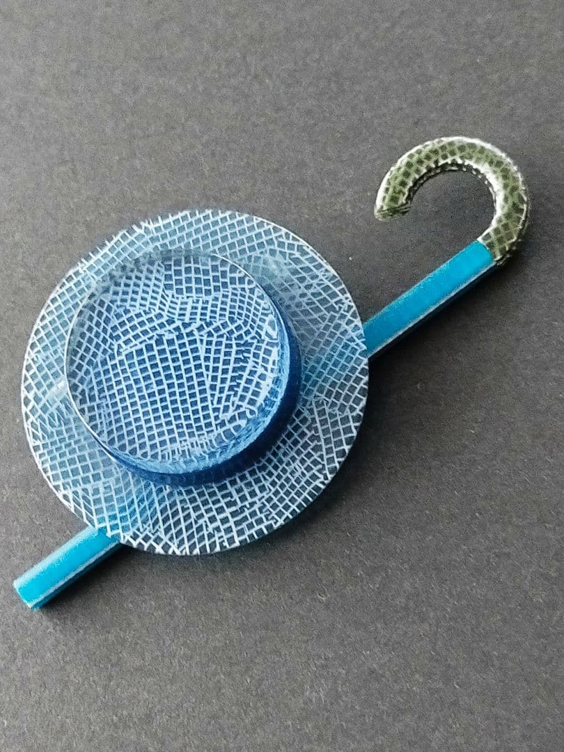 Lea Stein Paris リアスタン パリ　青い帽子とステッキのブローチ