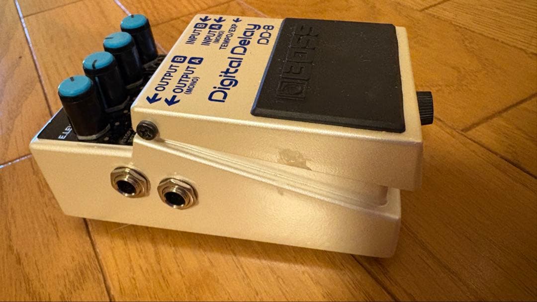 BOSS DD-8 ディレイ　中古良品エフェクター箱説明書つき