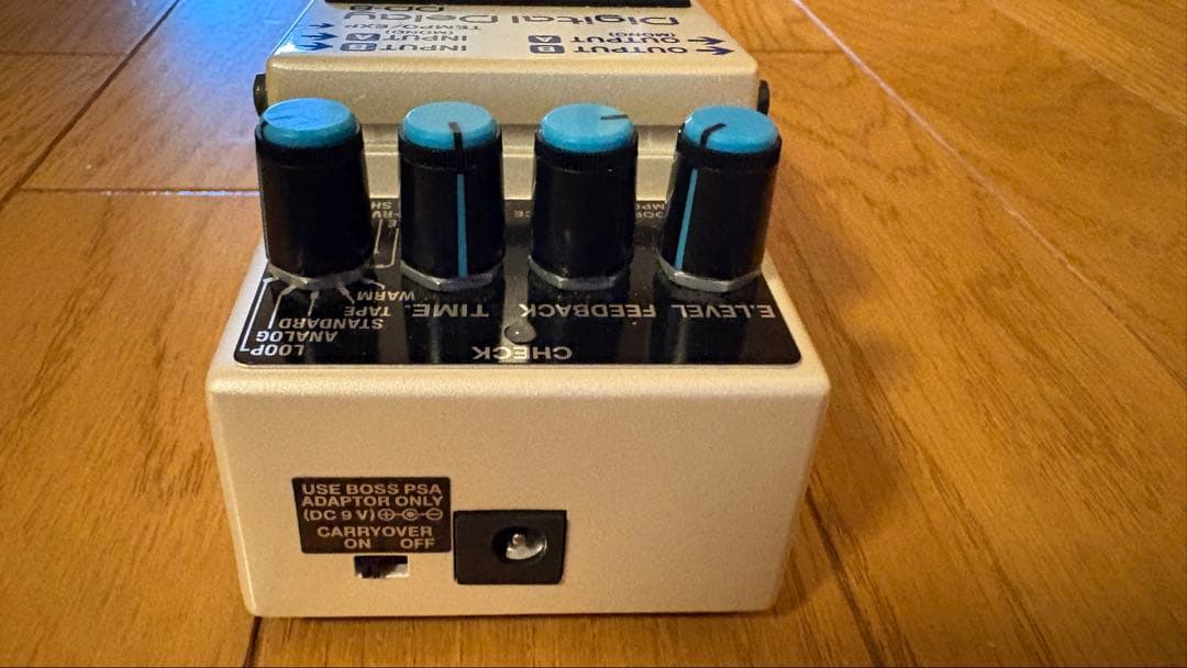BOSS DD-8 ディレイ　中古良品エフェクター箱説明書つき