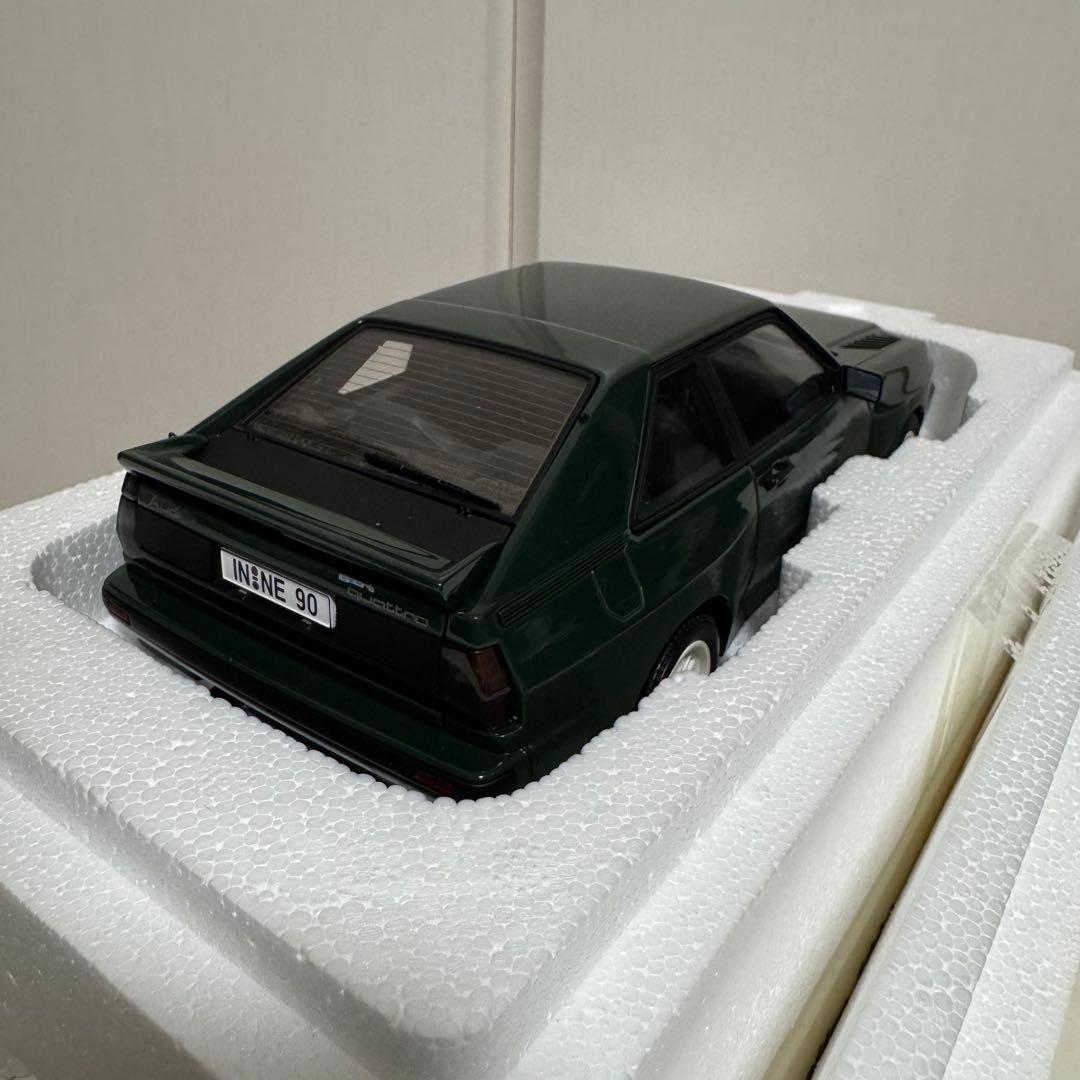 ミニカー AUTOart Audi sport Quattro 1988 1/18