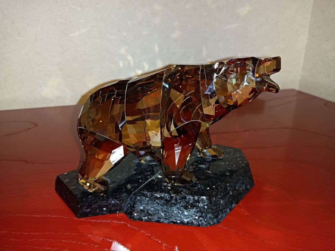 どっしり、ズッシリ★☆SWAROVSKI　クマ　スワロフスキー　フィギュリン