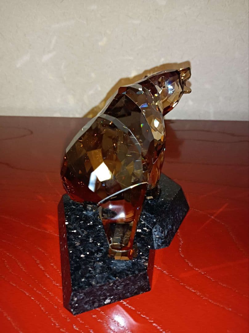 どっしり、ズッシリ★☆SWAROVSKI　クマ　スワロフスキー　フィギュリン