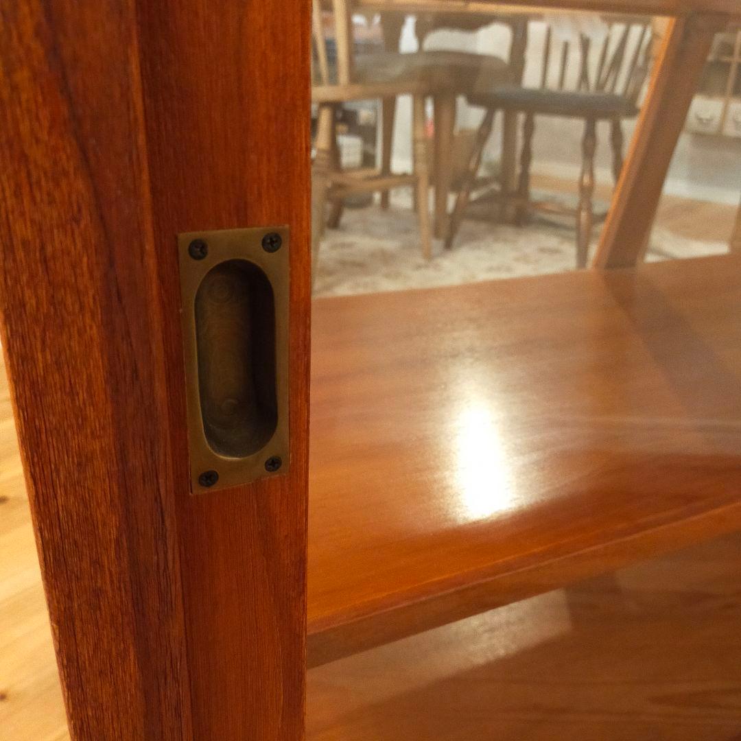 ガラスケース　ショーケース　店舗什器　ガラスキャビネット　パンケース