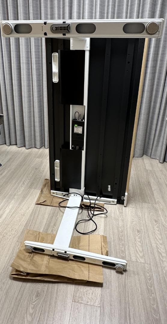 オカムラ　スイフト　自動昇降デスク　W1400 D700