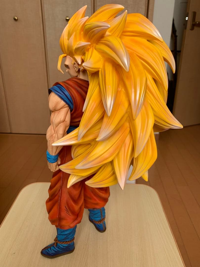 海外フィギュア　孫悟空スーパーサイヤ人3