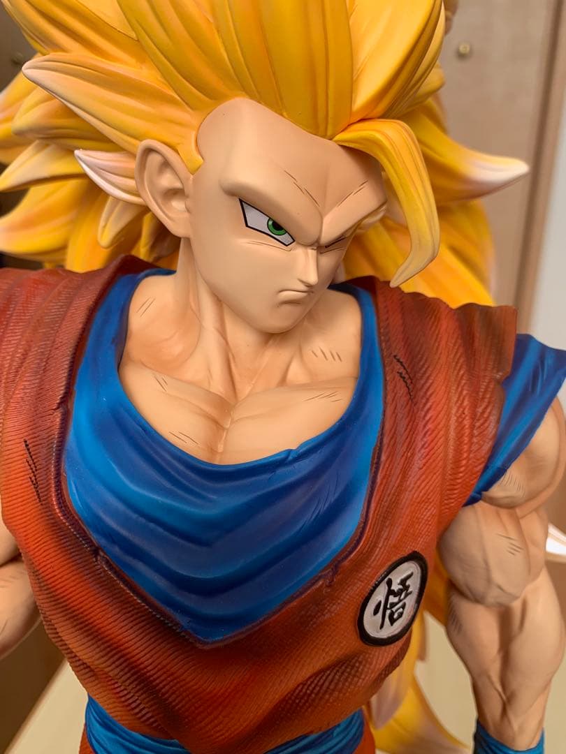 海外フィギュア　孫悟空スーパーサイヤ人3