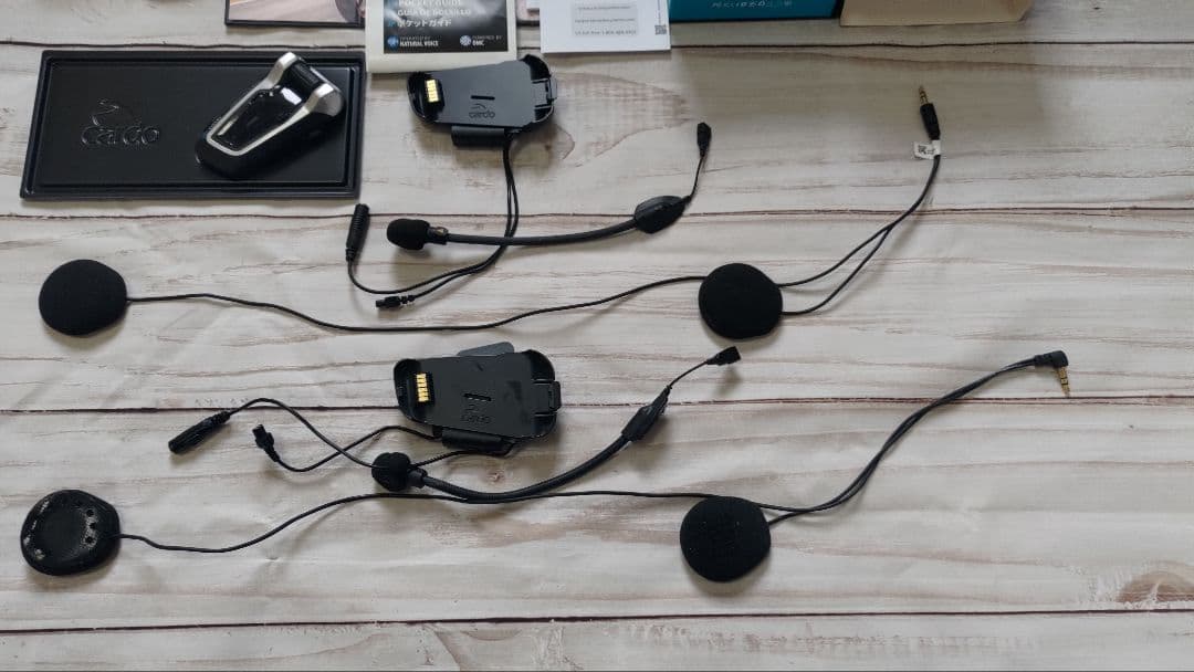 Cardo Blackwire ヘルメット用インカム