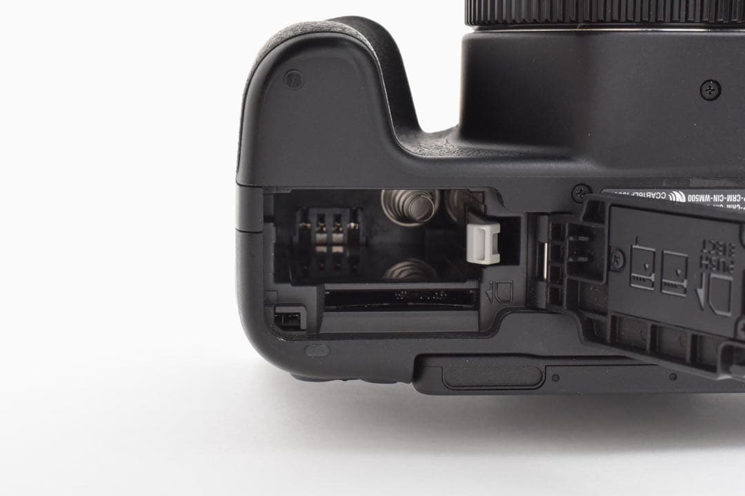 デジタル一眼レフカメラCANON EOS Kiss X9標準レンズセット