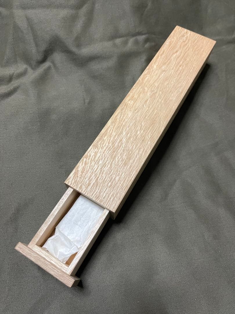 蔵の鍵！？金具を地鉄に使った面白い小刀