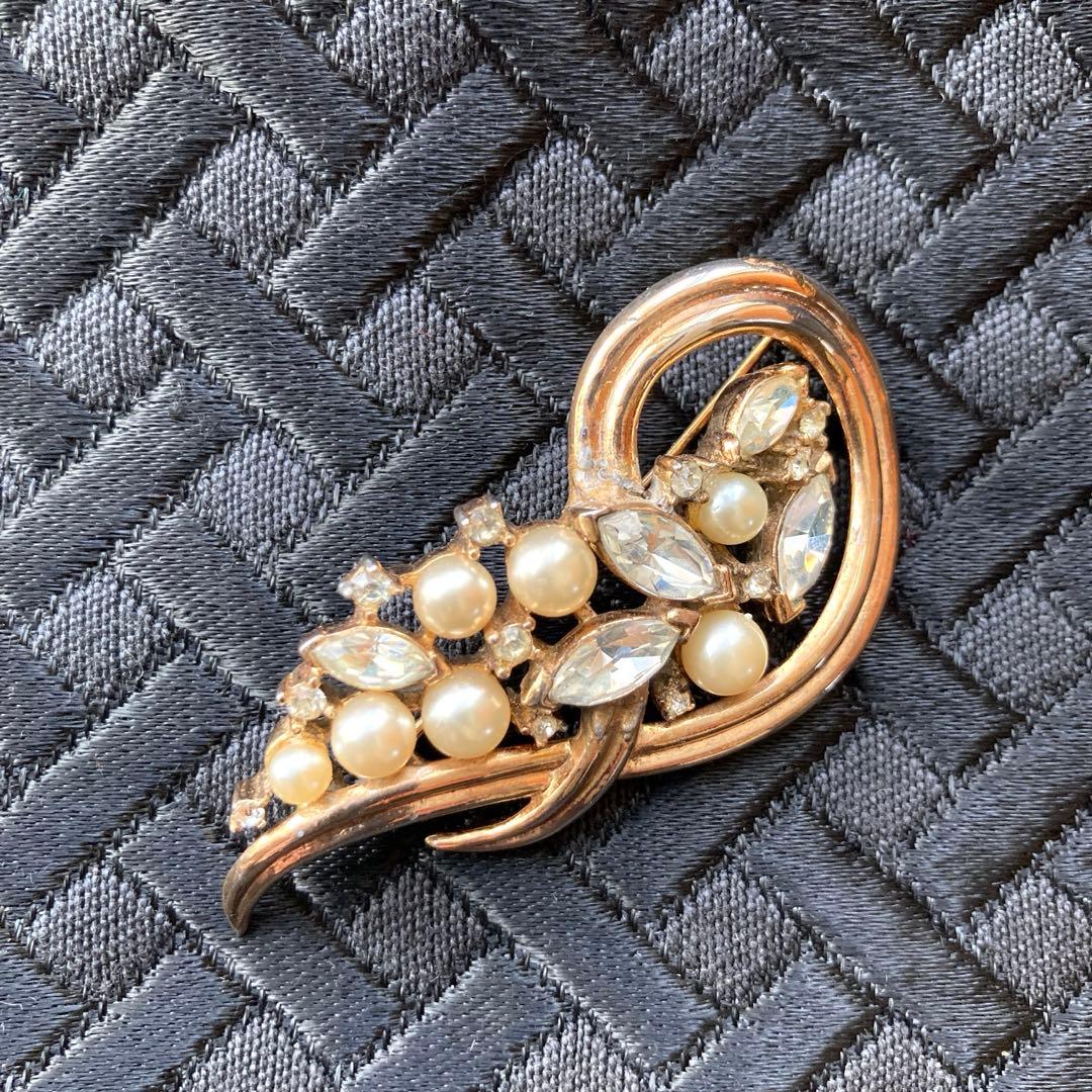 TRIFARI クラウン トリファリ ブローチPAT PEND刻印