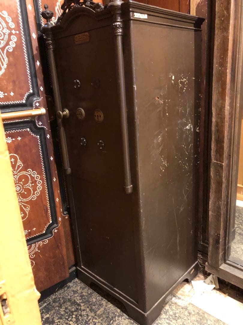 アンティークドイツ製金庫1900年初頭