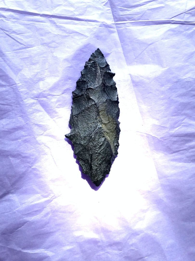 原始人 尖頭器 a ポイント 石器 槍 サヌカイト　模写