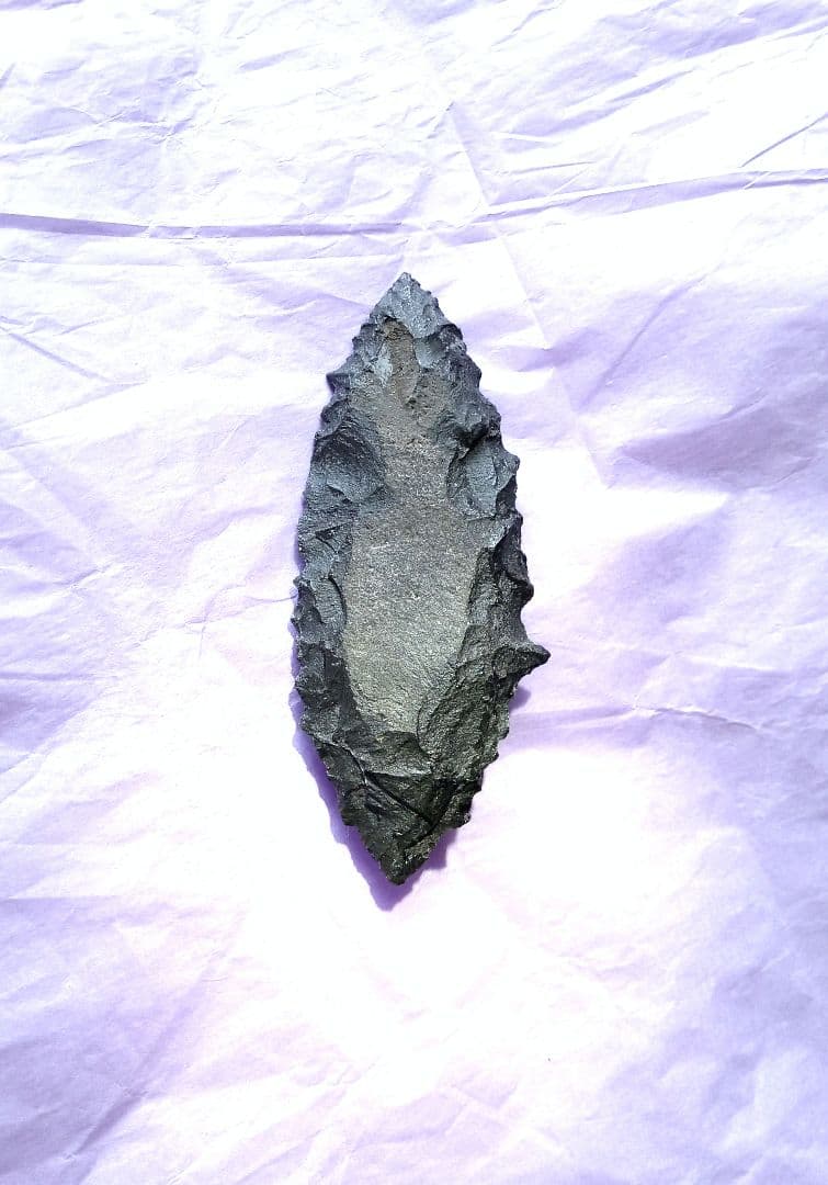 原始人 尖頭器 a ポイント 石器 槍 サヌカイト　模写