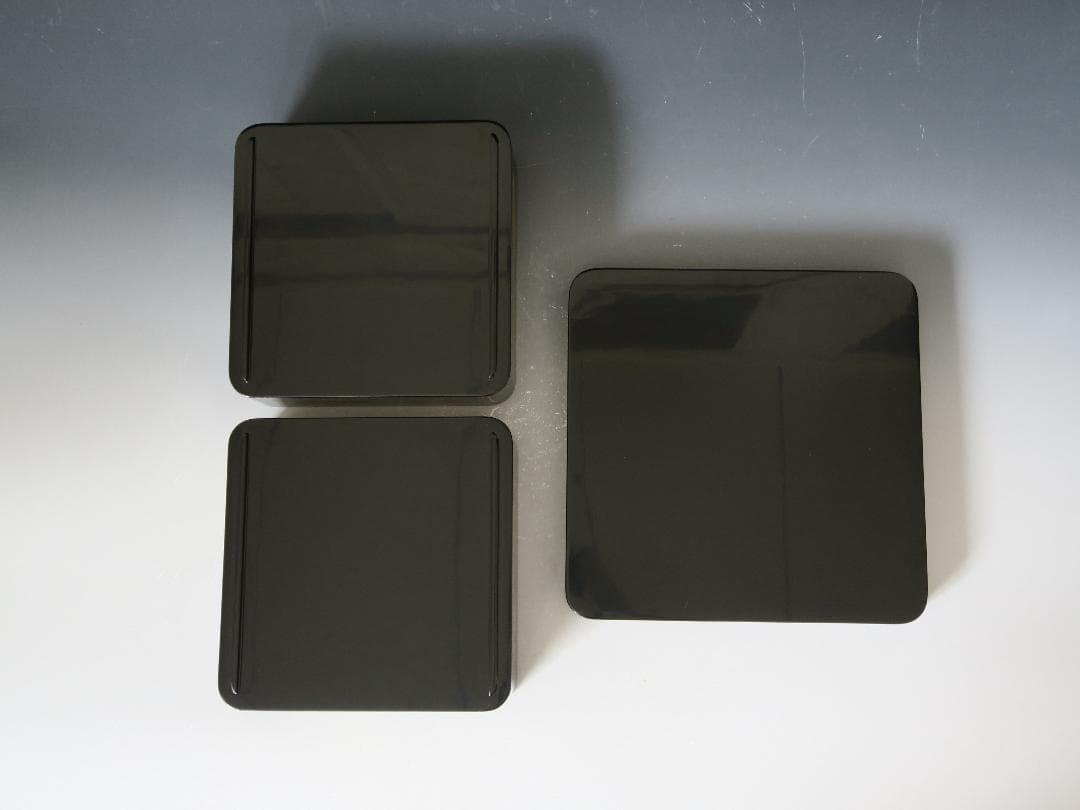 【輪島塗】四君子沈金 二段重 重台付 池盛政喜作 黒内朱塗 蓋二枚 天然木 共箱