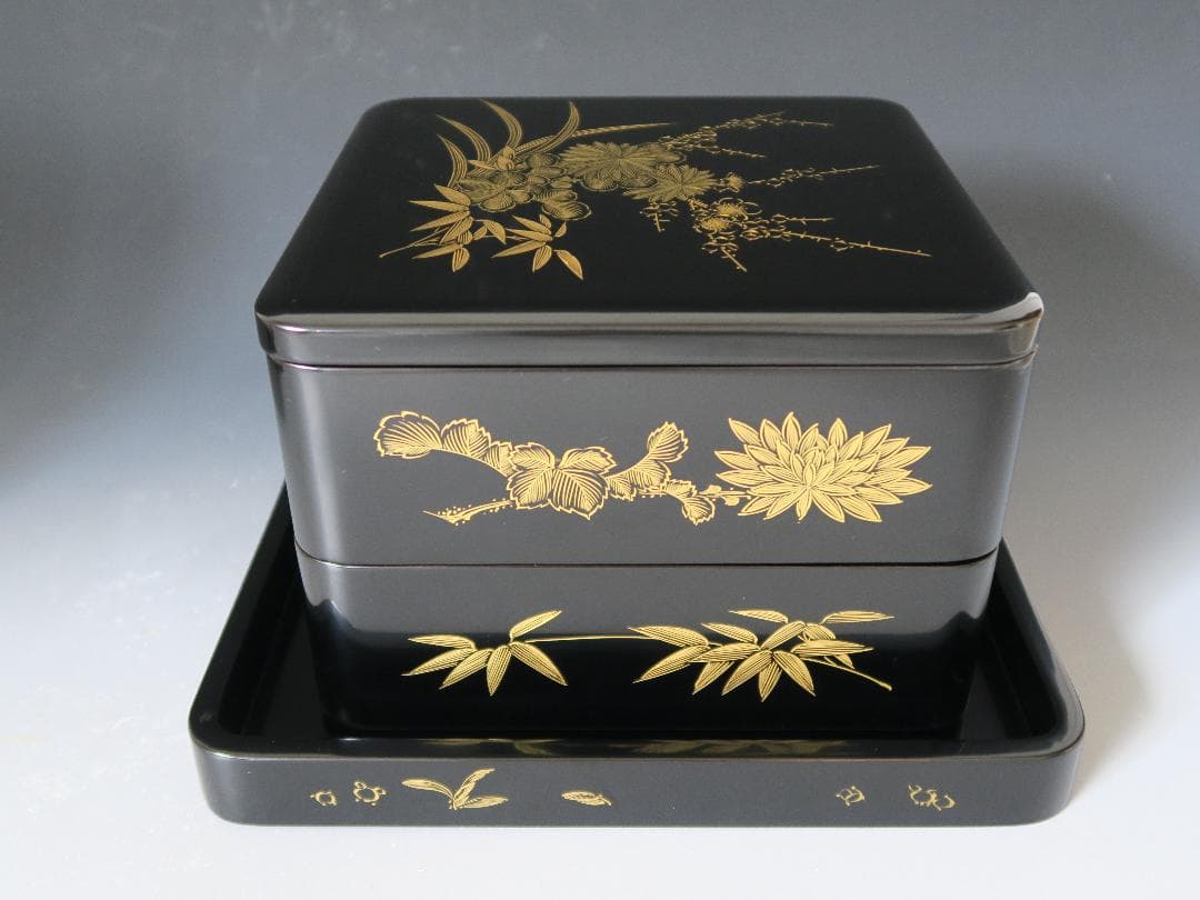 【輪島塗】四君子沈金 二段重 重台付 池盛政喜作 黒内朱塗 蓋二枚 天然木 共箱