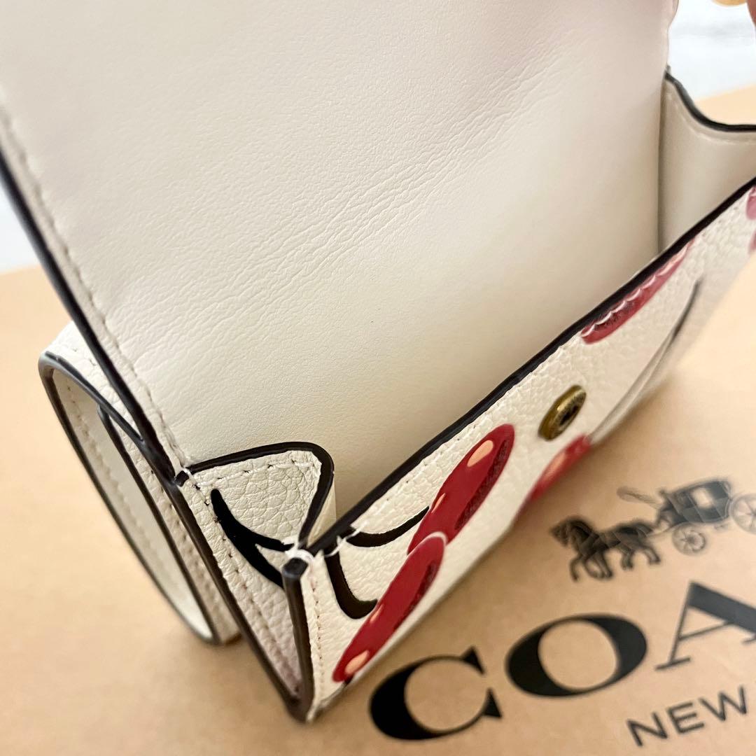 コーチ☆新品☆レザー チェリー柄 三つ折り財布/さくらんぼ 白系