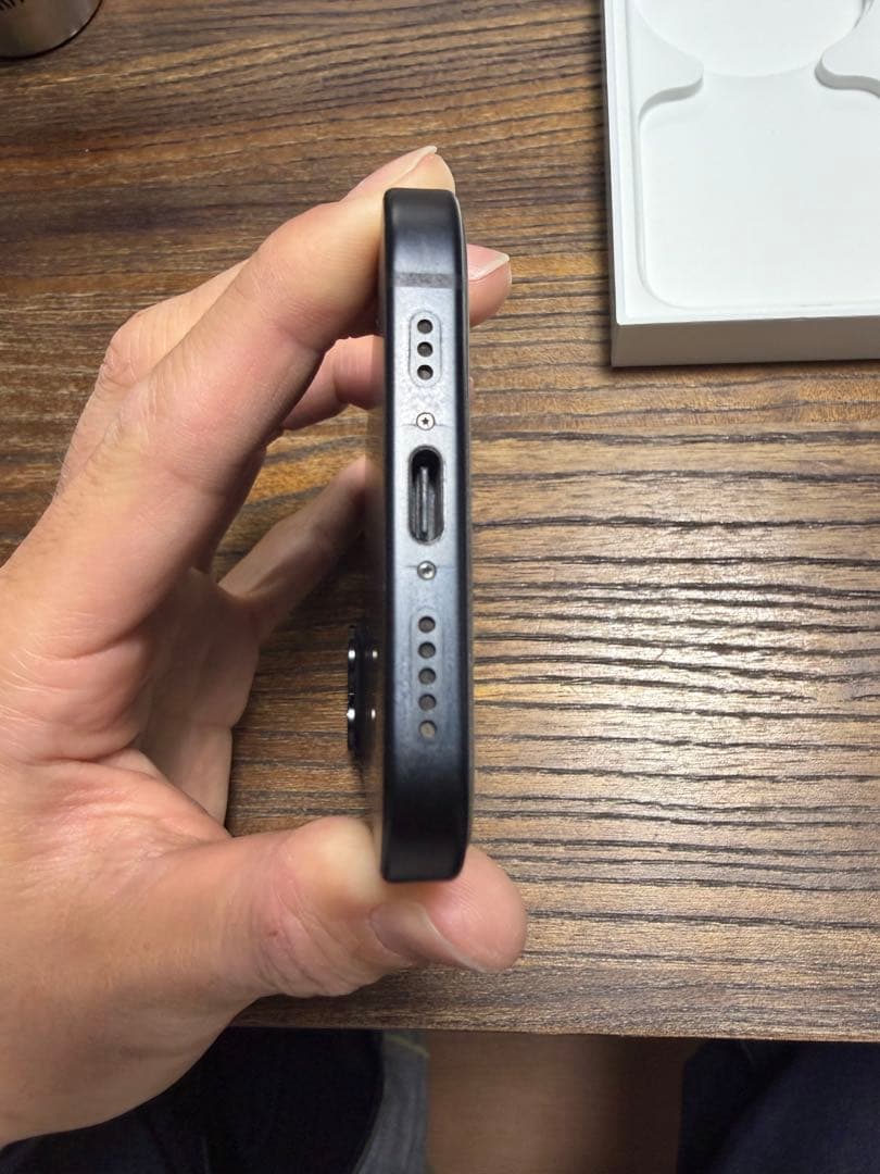 [美品]iPhone 15 128GB ブラック 本体