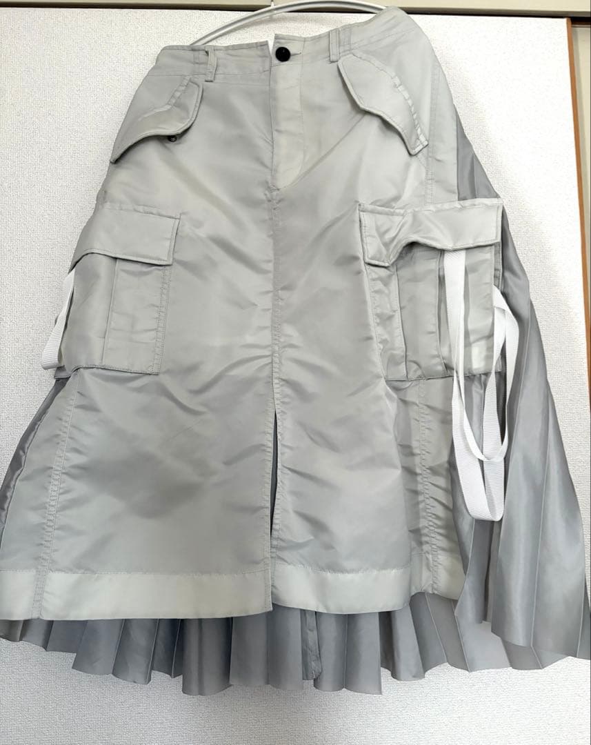 sacai ナイロンツイルバックプリーツカーゴスカート