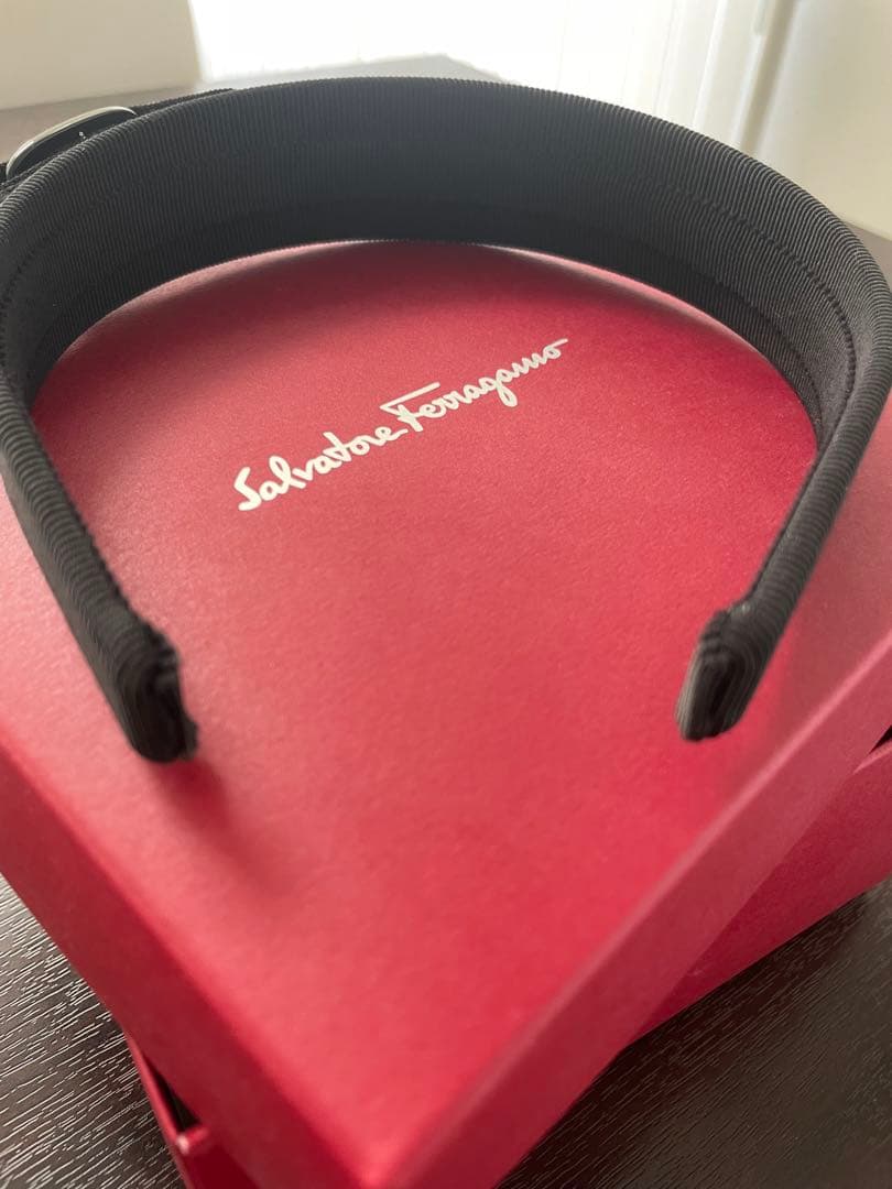 Salvatore Ferragamo フェラガモ　カチューシャ