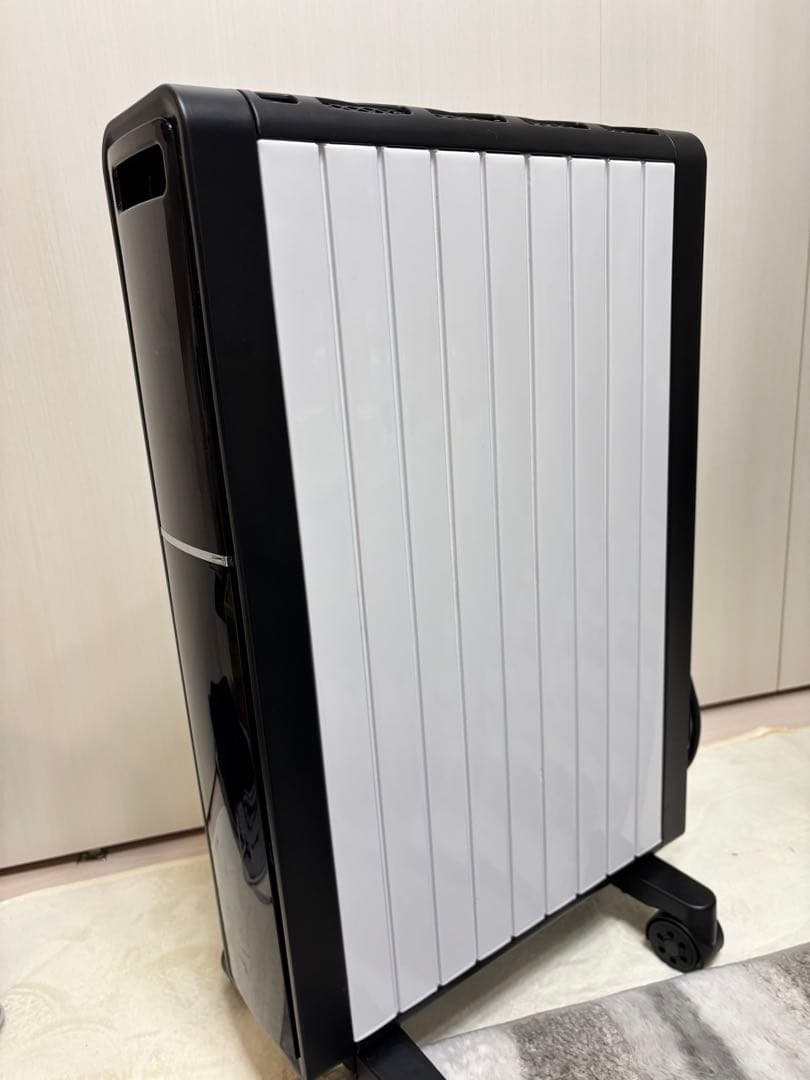 オイルレスヒーター　オイルフリーヒーター　8畳　美品