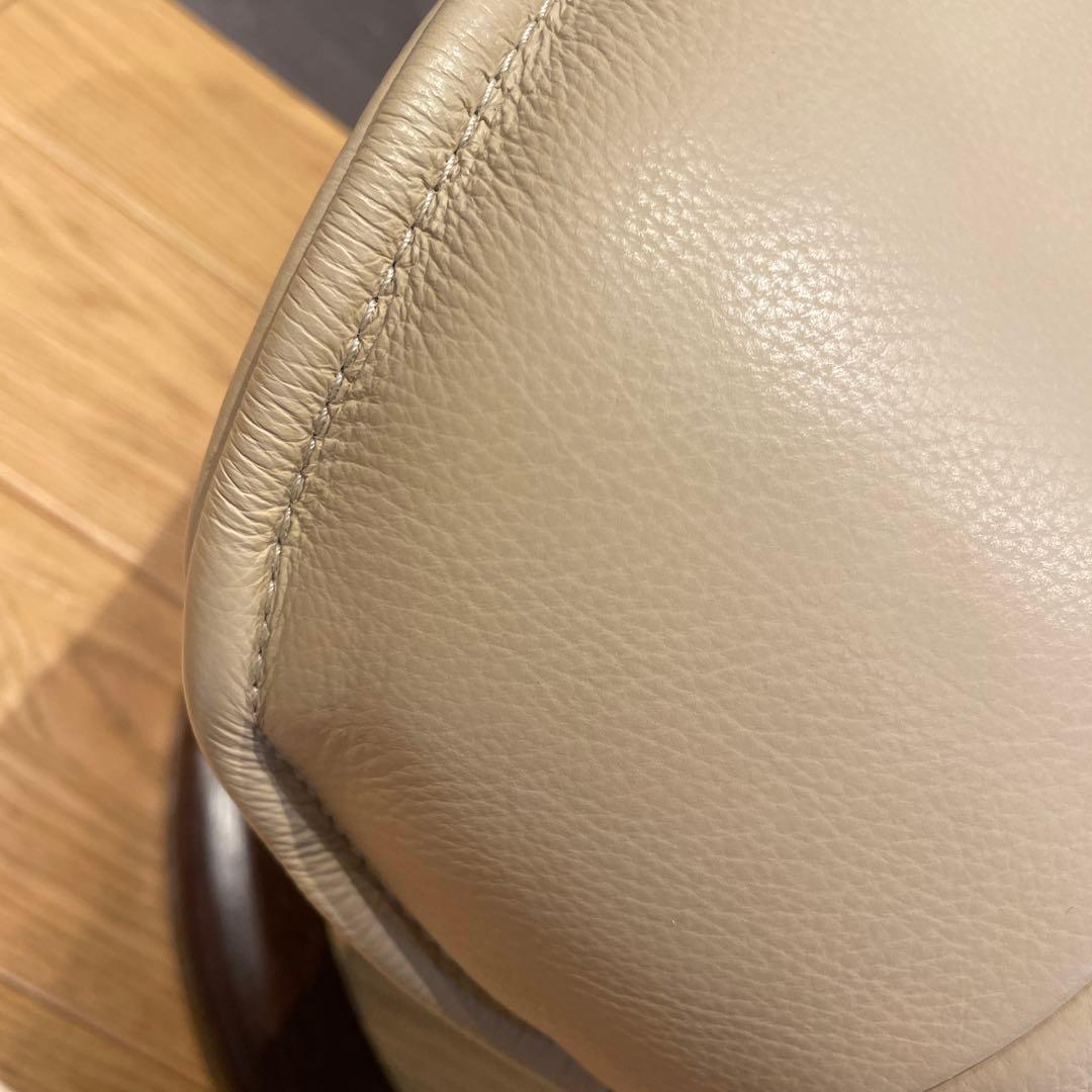 イエリアーダ　シモンズ　オットマン