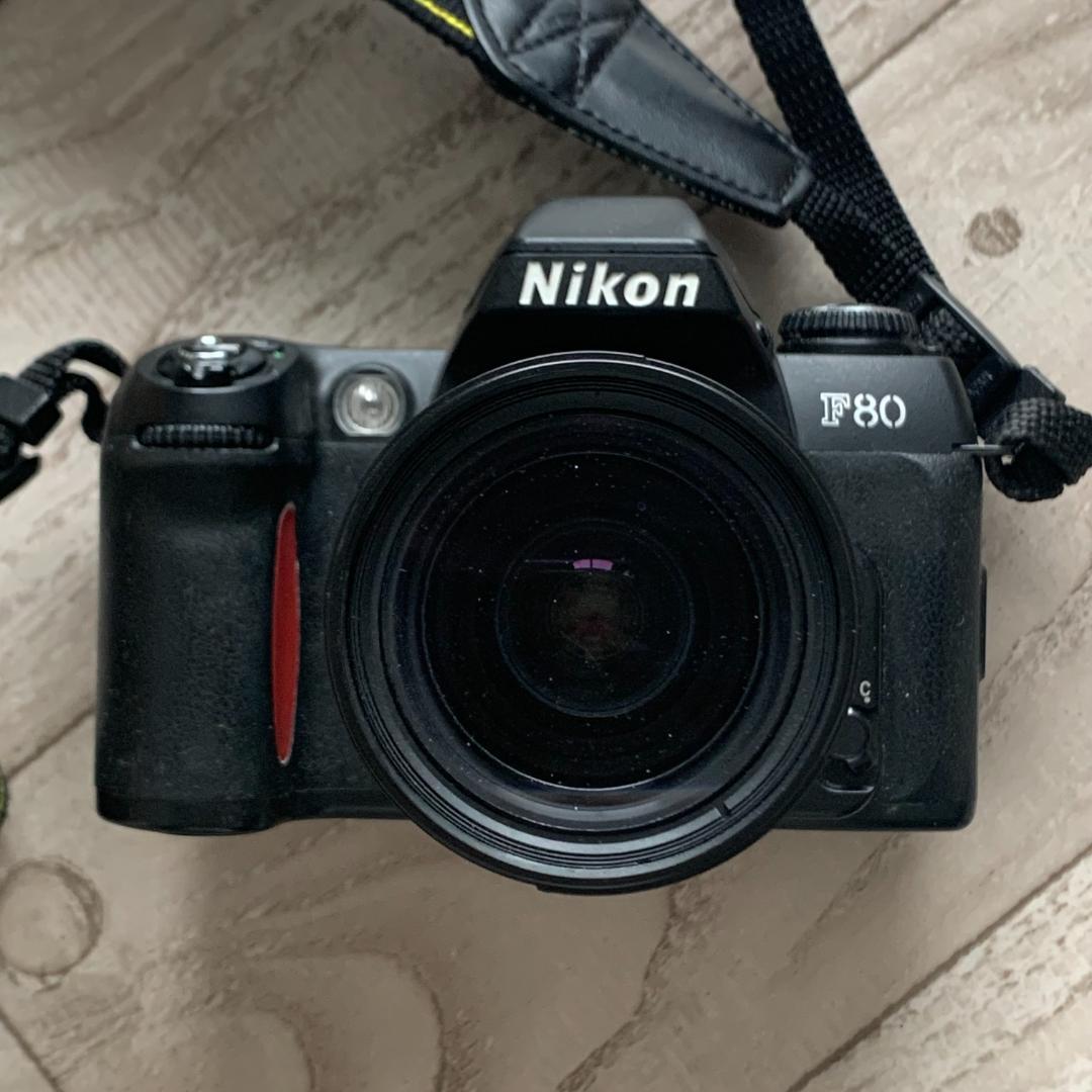 【現状品】Nikon F80 一眼レフ 35mmフィルムカメラ ストラップ付