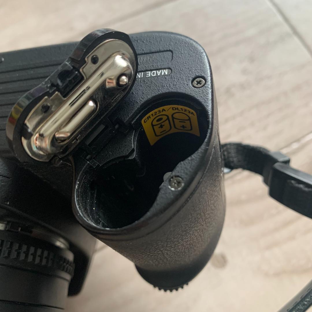 【現状品】Nikon F80 一眼レフ 35mmフィルムカメラ ストラップ付