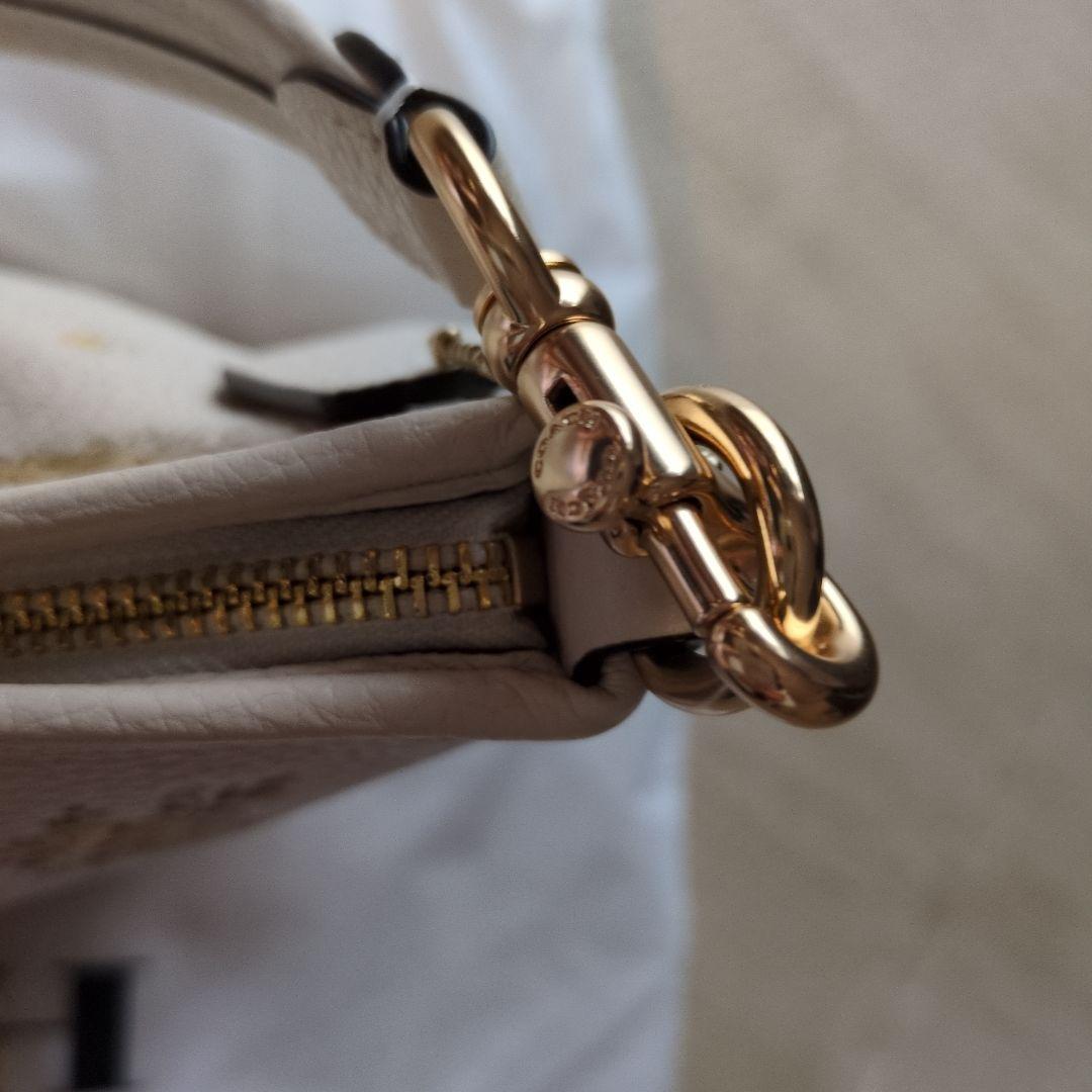 最終値下げ！コーチ　ローレル ショルダー バッグ・フローラル プリント