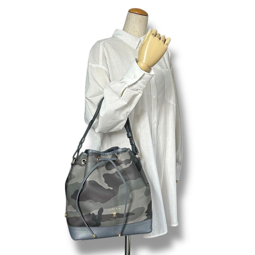 【美品】ADMJ 巾着　ハンドバック　迷彩　カモフラ　ショルダー　人気　タグ付