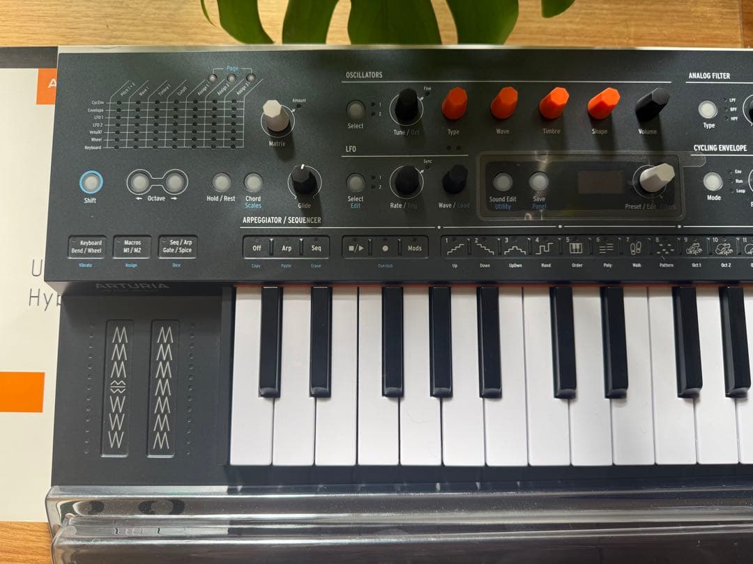 新品同様！Arturia MiniFreak ハイブリッドシンセサイザー