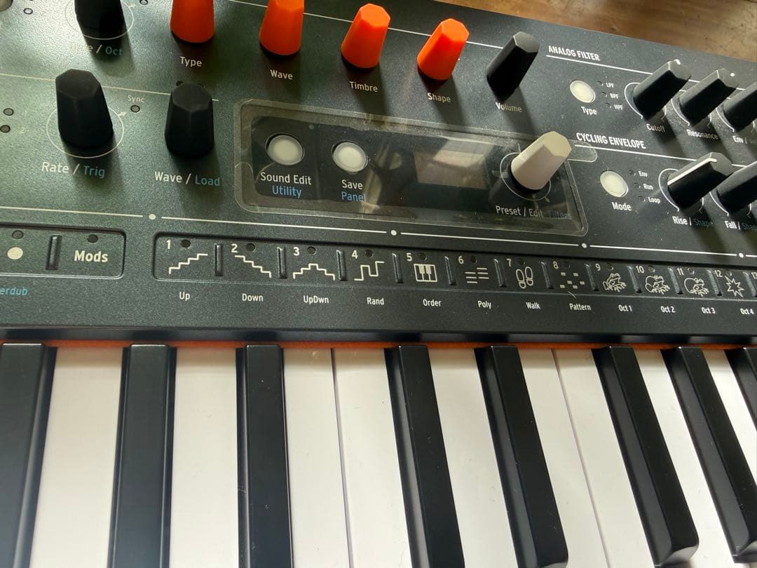 新品同様！Arturia MiniFreak ハイブリッドシンセサイザー