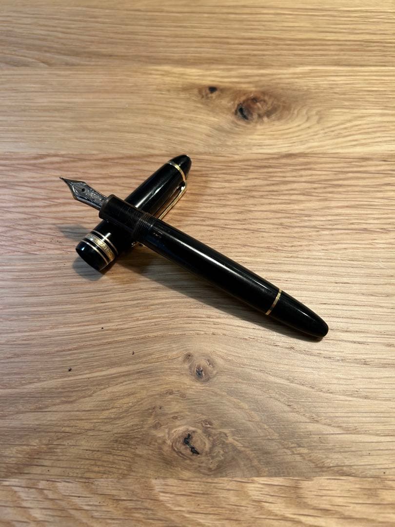 モンブラン　黒　万年筆